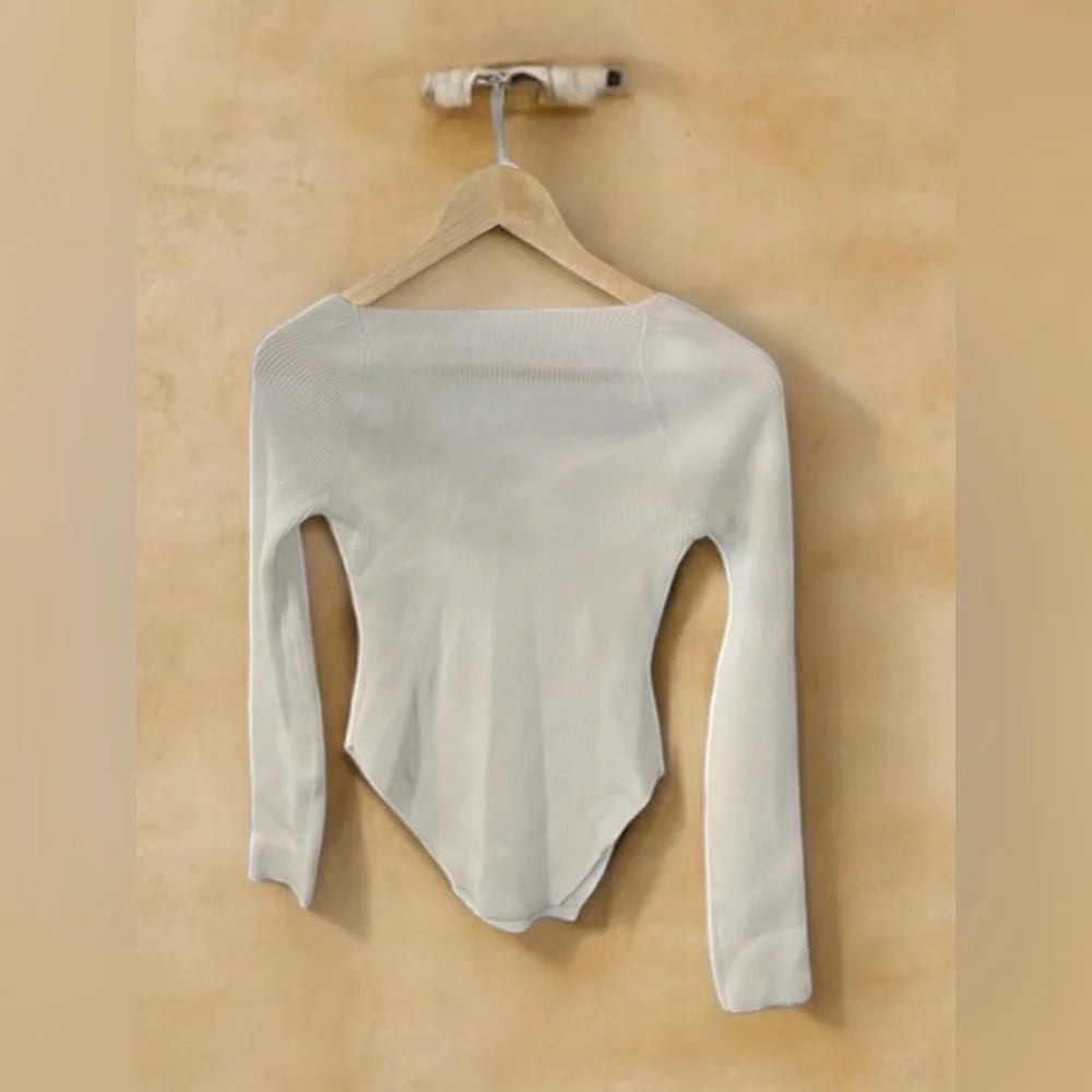 Commense Cream Ribbed Knit Top - Picture 11 of 12
